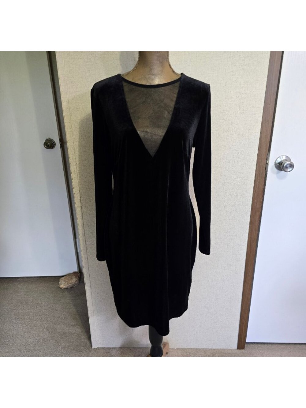 Forever 21+ 0X Black Velour Dress Sheer V-Neck Long Sleeve Bodycon Sexy Cocktail